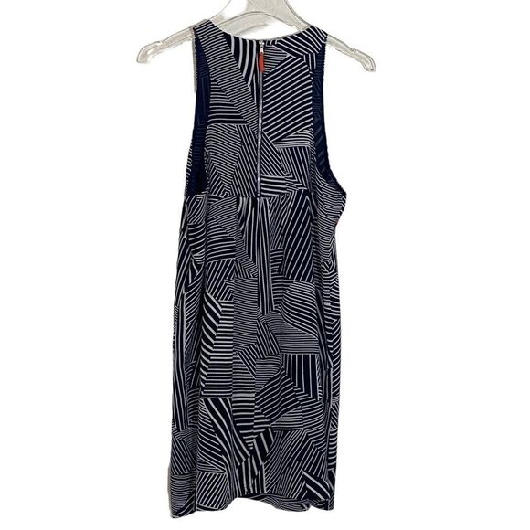 THML - HIGH-NECK SHIFT FIT & FLARE DRESS - SIZE LARGE AND RUNS SMALL !!! B4 - Picture 3 of 7